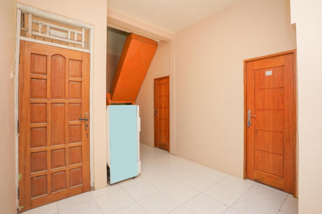 Oyo 2656 Az Zahra Residence Syariah Surabaia Exterior foto