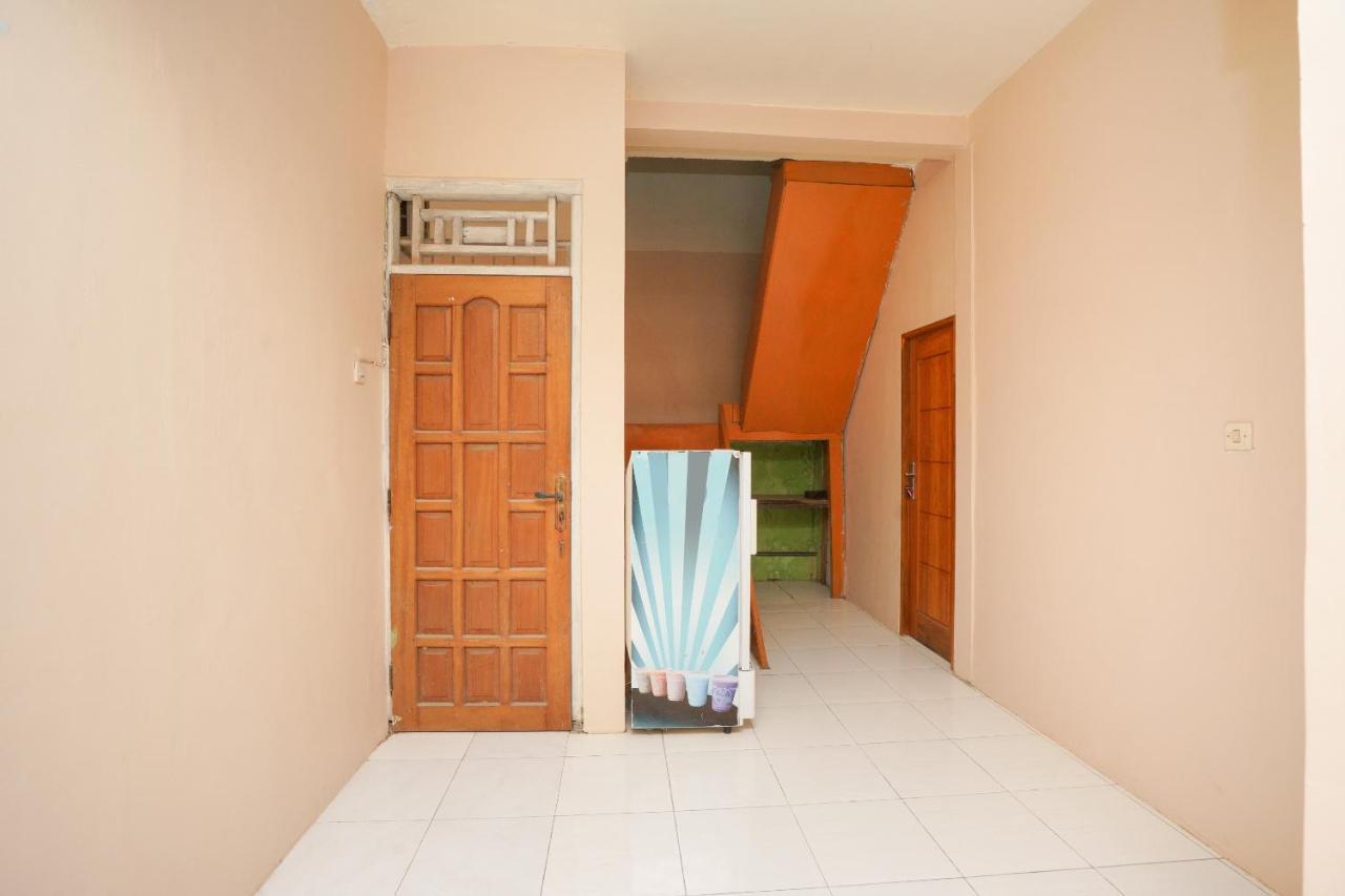 Oyo 2656 Az Zahra Residence Syariah Surabaia Exterior foto