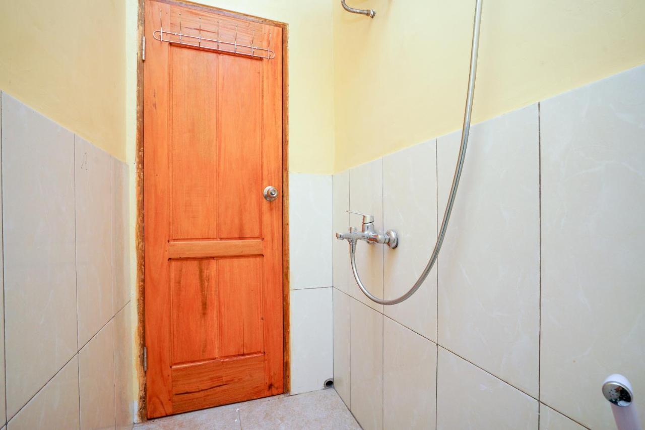 Oyo 2656 Az Zahra Residence Syariah Surabaia Exterior foto