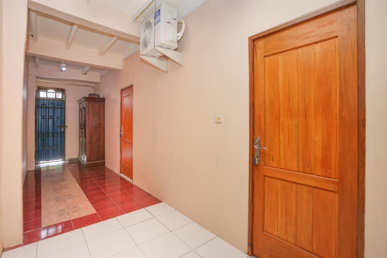 Oyo 2656 Az Zahra Residence Syariah Surabaia Exterior foto
